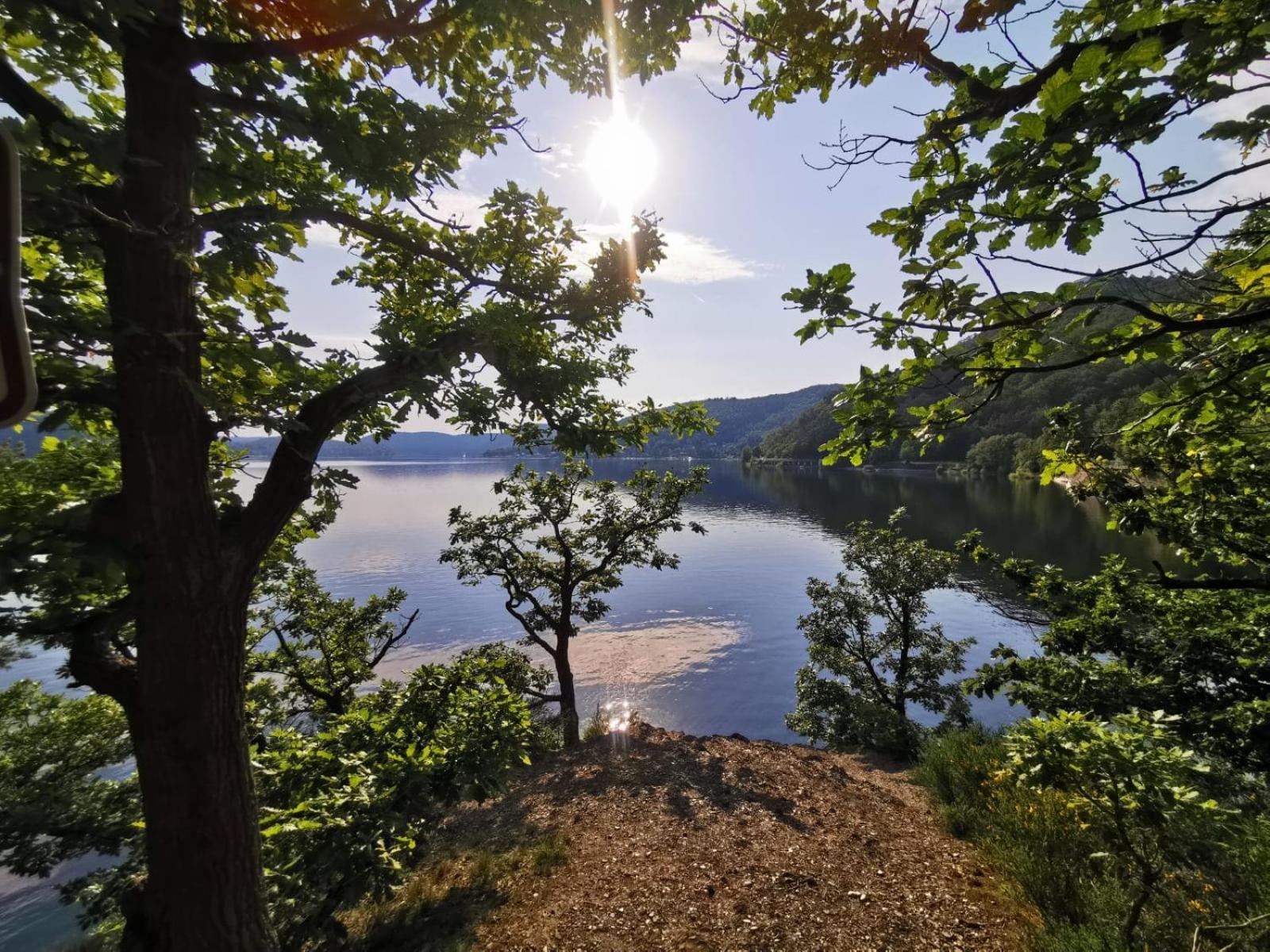 Schoene Aussicht Gelb